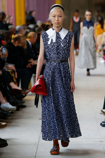 Look 34